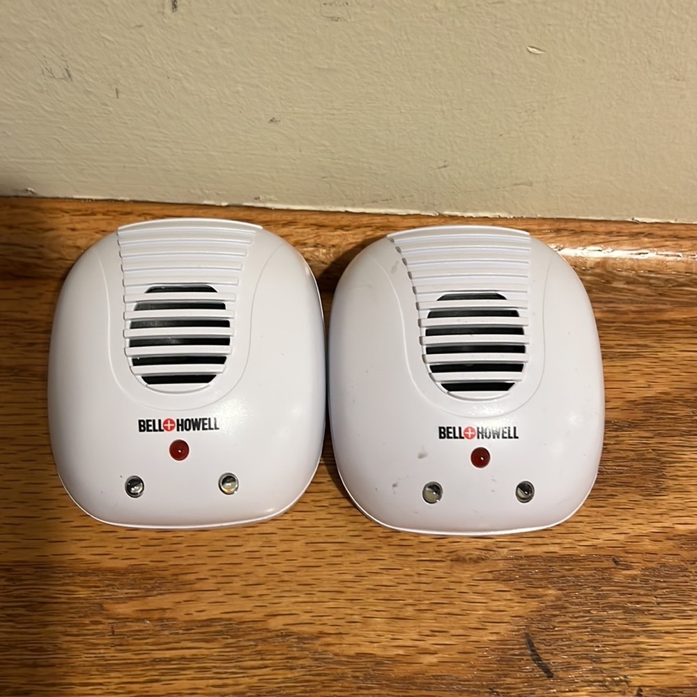 Bell & Howell Ultrasonic Pest Repeller - Picture 7 of 13